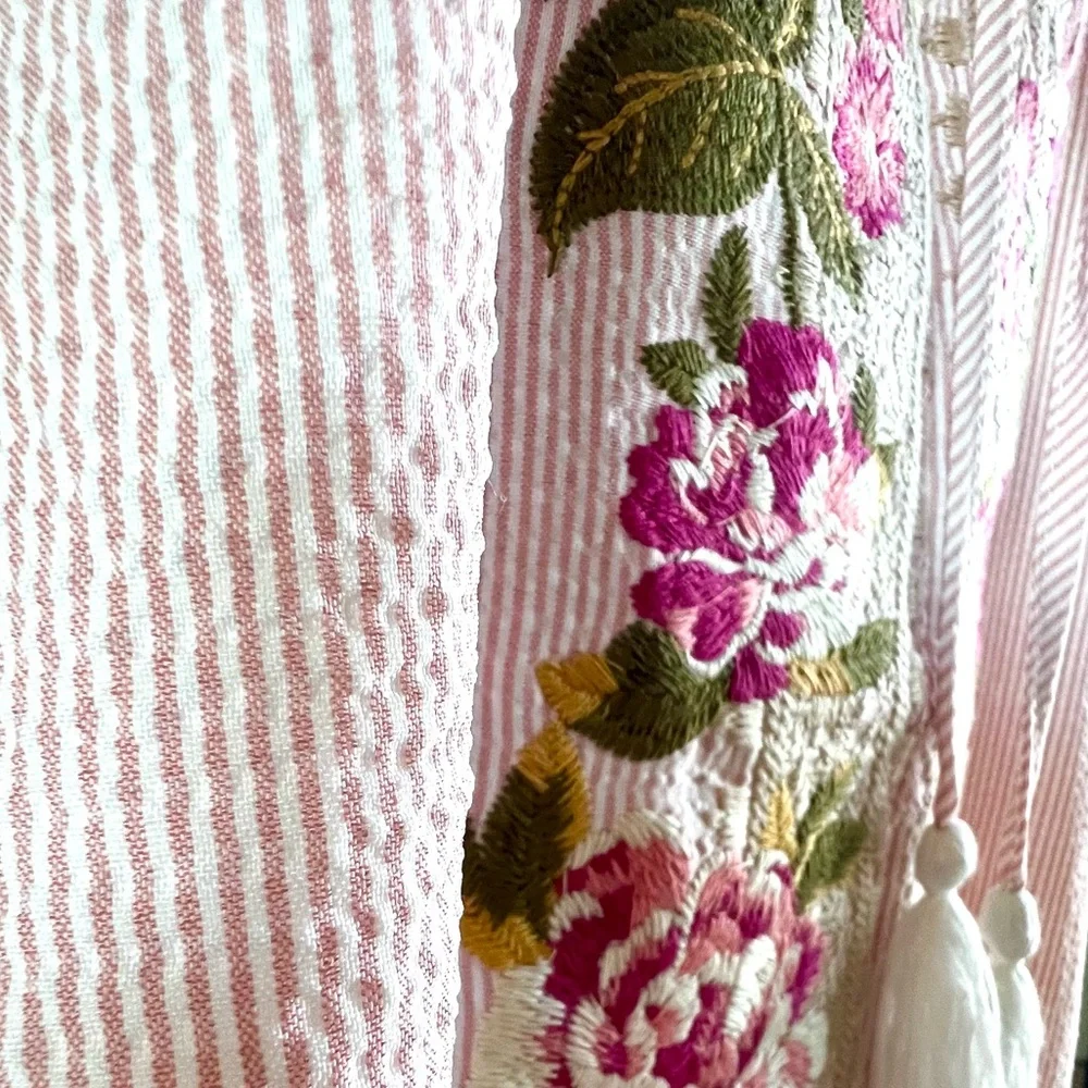 Savanna Jane NWT Pink Seersucker Floral Embroidered Halter Top - Small - Picture 4 of 7